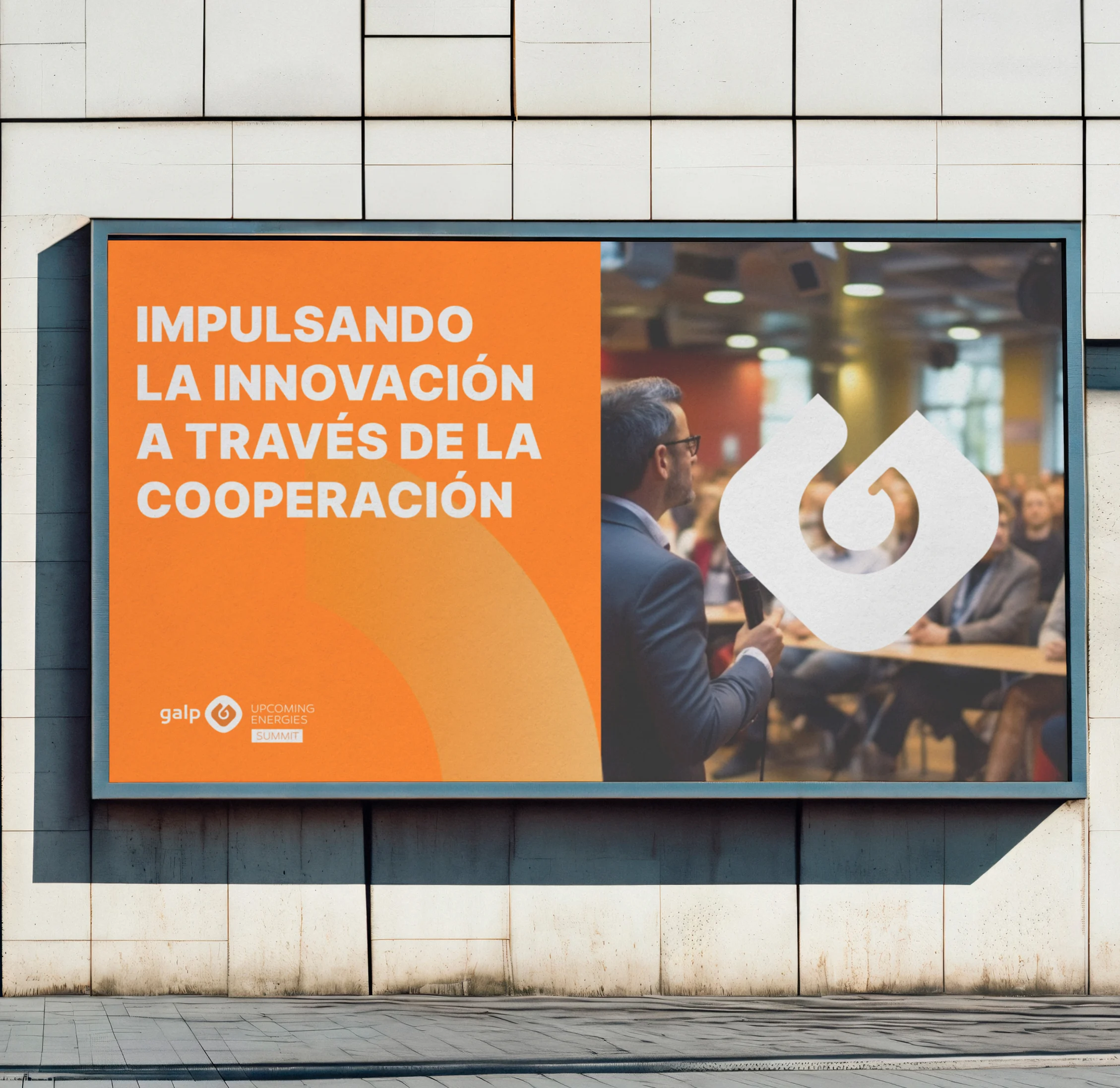 Valla exterior del evento: Impulsando la innovación a través de la cooperación